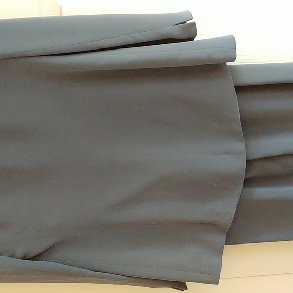 Jones New York Women's 2 Piece Suit - Tailored Jacket and Pants - Picture 6 of 11